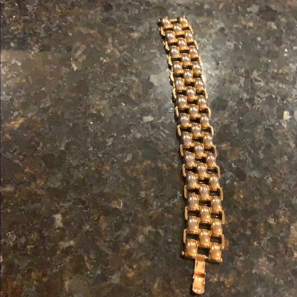 Vintage Monet Panther Link Gold Toned Bracelet - Picture 2 of 9